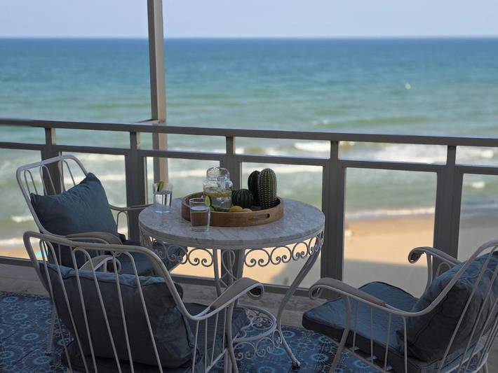 Apartamento para 6 personas, con vistas además de piscina y jardín en El Perellonet