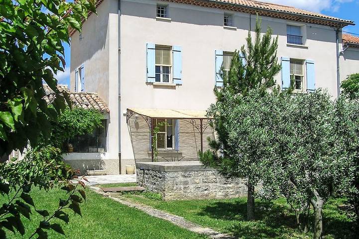 Agriturismo pour 10 personnes, avec jardin ainsi que piscine et terrasse