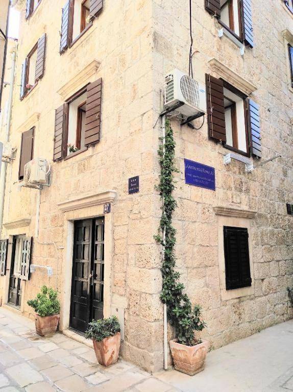 Apartments & Rooms As in Ville de Vis, Vis (Dalmatia)