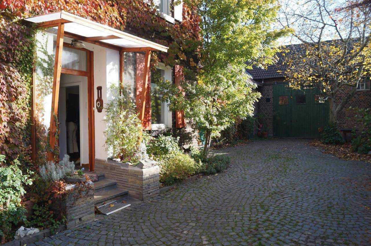 Hof am Rhein in Porz (Köln), Colonia