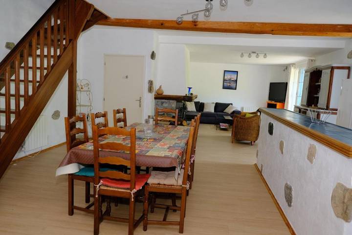 Location de vacances pour 8 personnes, avec vue et jardin, adapté aux familles à Gère-Bélesten - 4