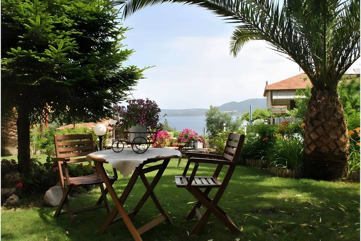 Vacation rental for 4 people, with Balcony and Yard in Lefkada