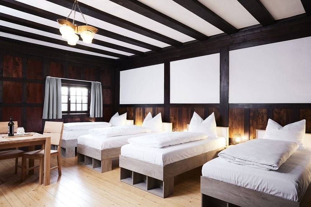 Mehrbettzimmer in der Historischen Gentilburg für bis zu 11 Personen in Aschaffenburg, Mainviereck