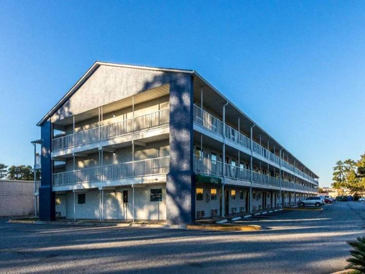 Entire apartment, 1 queen bed|mobili access|kitchen|Nsmk in Savannah, Chatham County