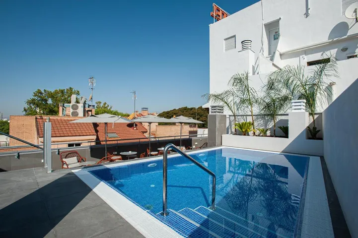 Hotel para 10 personas, con piscina, Se admiten mascotas - 1