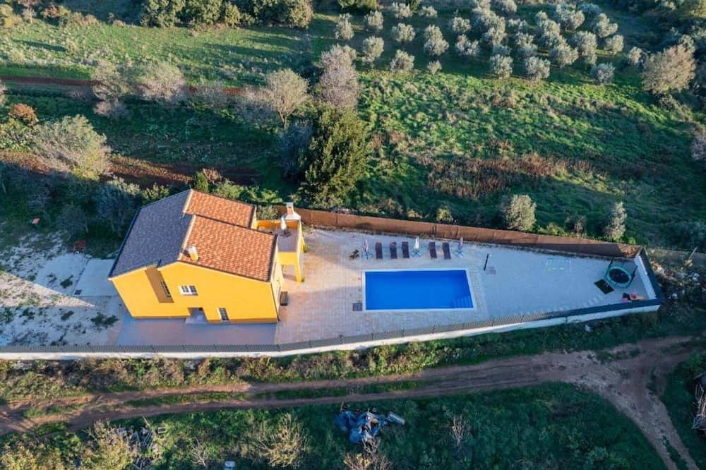 Villa Serenity with Pool in Nin, Zadar