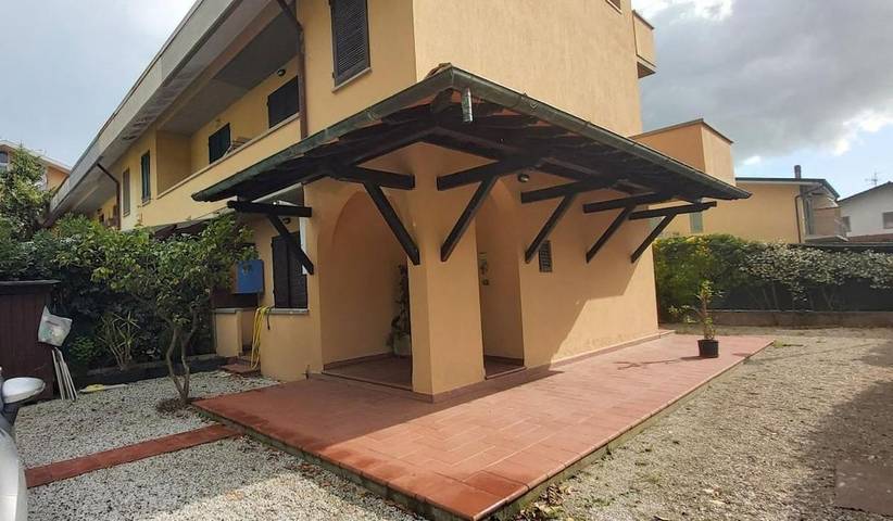 Casa vacanza per 5 persone, con balcone a Torre del Lago Puccini