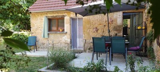 Gîte pour 6 personnes, avec jardin ainsi que vue et piscine, animaux acceptés à Thonac
