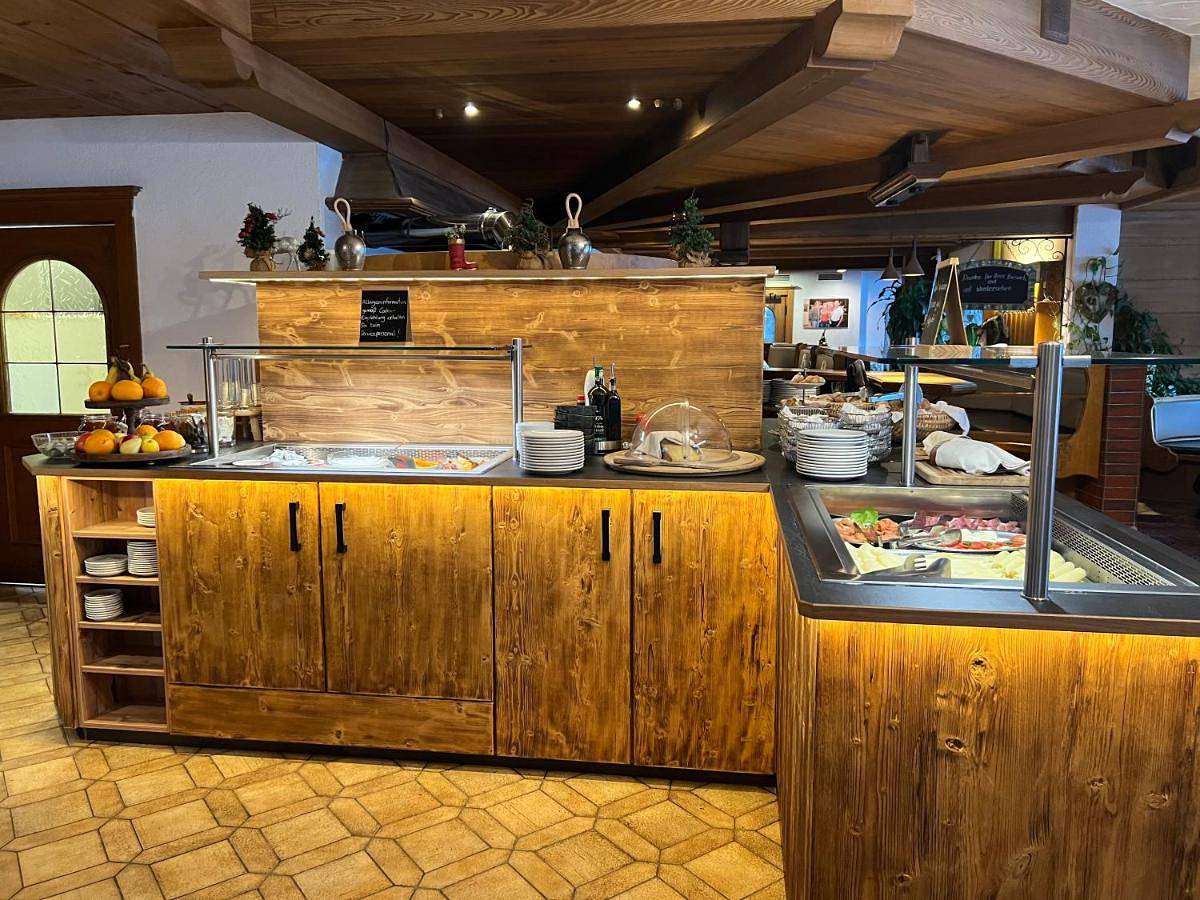 Gasthof Restaurant Pizzeria Enzian - Sommerbergbahnen inklusive in Tannheim (Tirol), Allgäuer Alpen (Österreich)