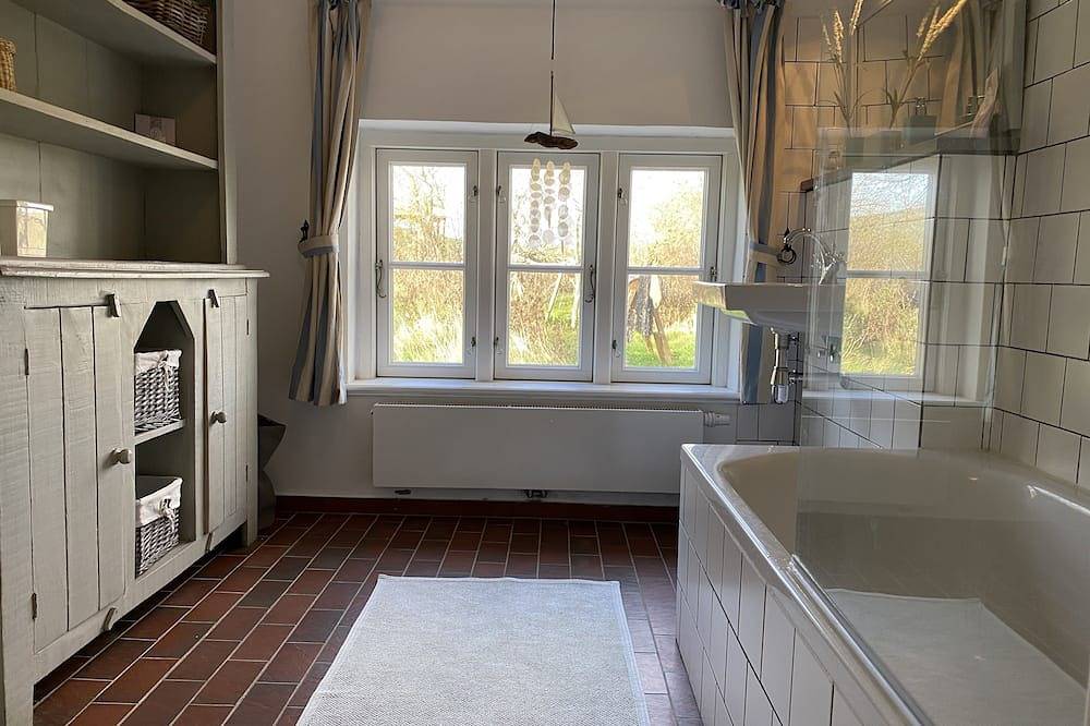 Historische Friesenkate im Nationalpark Wattenmeer in Westerhever, Eiderstedt