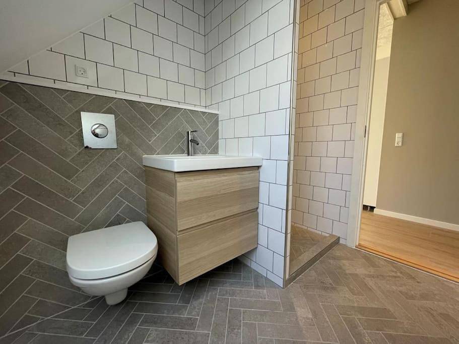Ganze Wohnung, 3-bedroom city center w private parking in Aalborg, Limfjord in Nordjütland