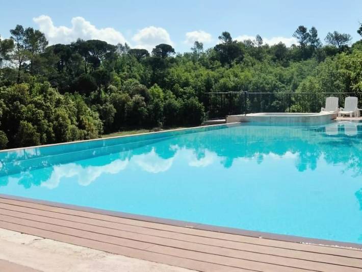 Gîte pour 4 personnes, avec jardin et piscine à Signes - 2