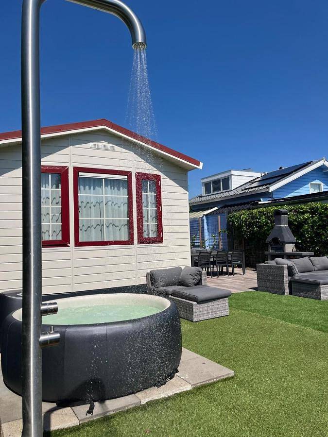Chalet voor 4 personen, with sauna and tuin as well as uitzicht in Noord-Holland