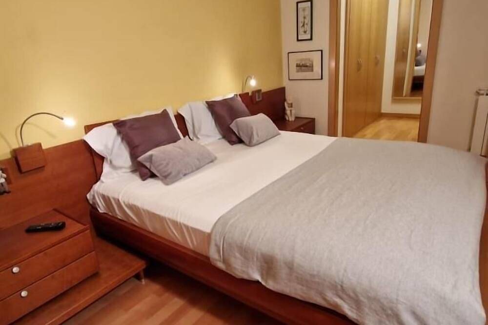 Entire apartment, Homing Apartment Sabadell 73 in Sabadell, Barcelona Inland