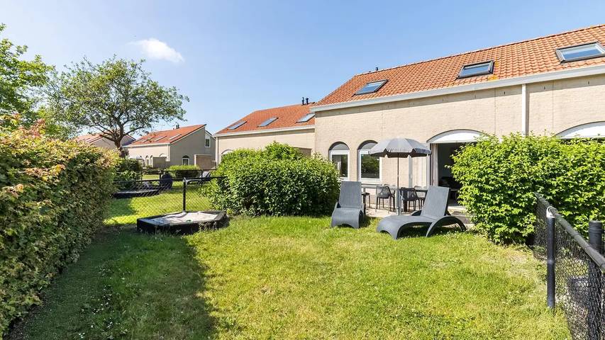 Ferienhaus für 8 Personen, mit Garten in Renesse