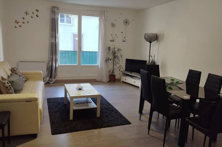 Ganze Wohnung, Le Pied de Ville, Appartement T3 Dans la Vieille Ville de Digne les Bains in Digne-les-Bains, Alpes-de-Haute-Provence