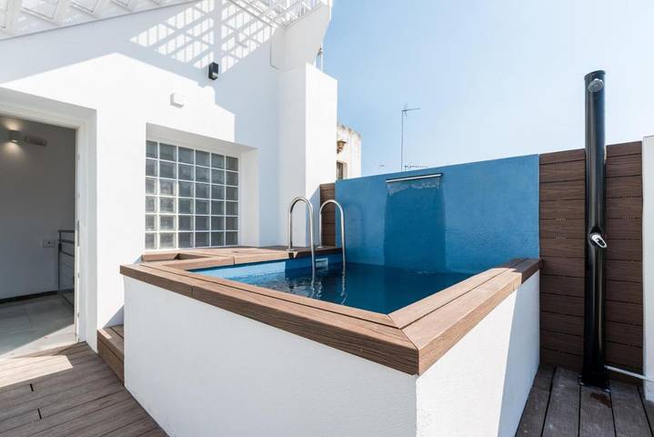 Apartamento de férias para 3 pessoas, com piscina e varanda e ainda jacuzzi em Sevilha