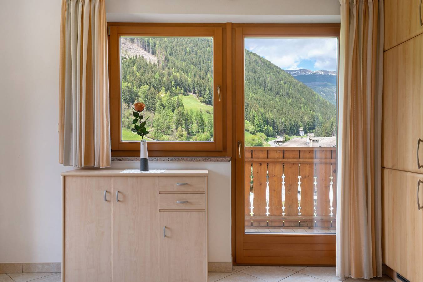 Ganze Wohnung, Ferienwohnung 'Wohnung 1' mit Bergblick, Gemeinschaftsgarten und Wlan in Sarntal, Sarntaler Alpen