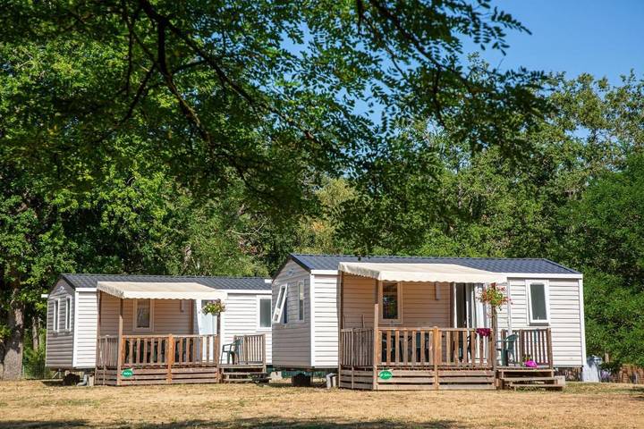 Camping pour 6 personnes, avec Terrasse et Jardin