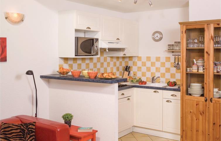 Location de vacances pour 4 personnes, avec terrasse et piscine dans Plage des Becs - 4