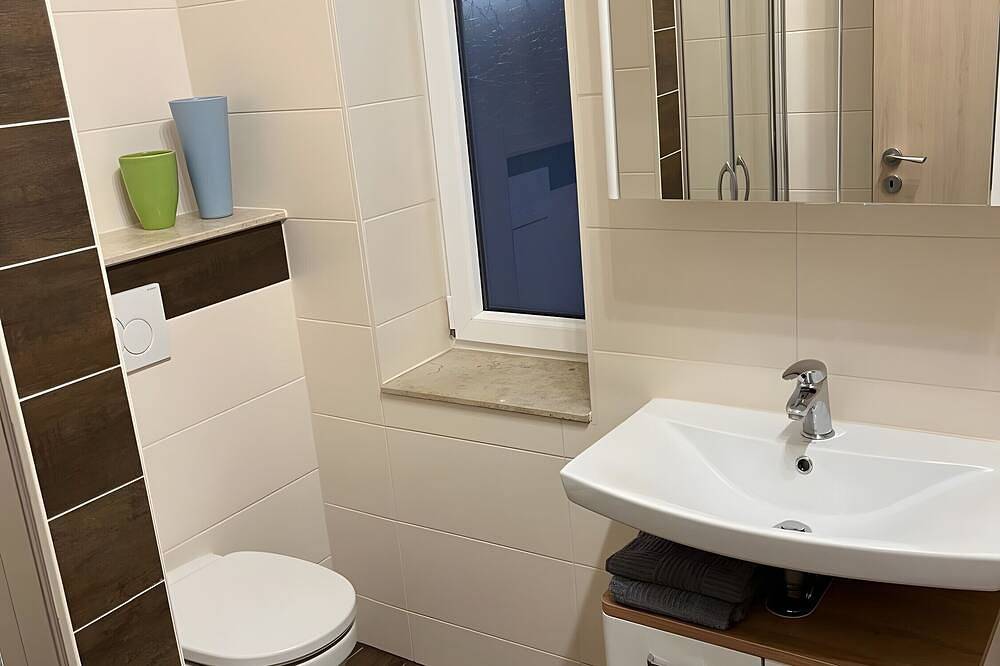 Ganze Wohnung, Studio 'Tollense Hus - Mitte' mit Gemeinschaftsterrasse und Wi-Fi in Tollensesee, Groß Nemerow