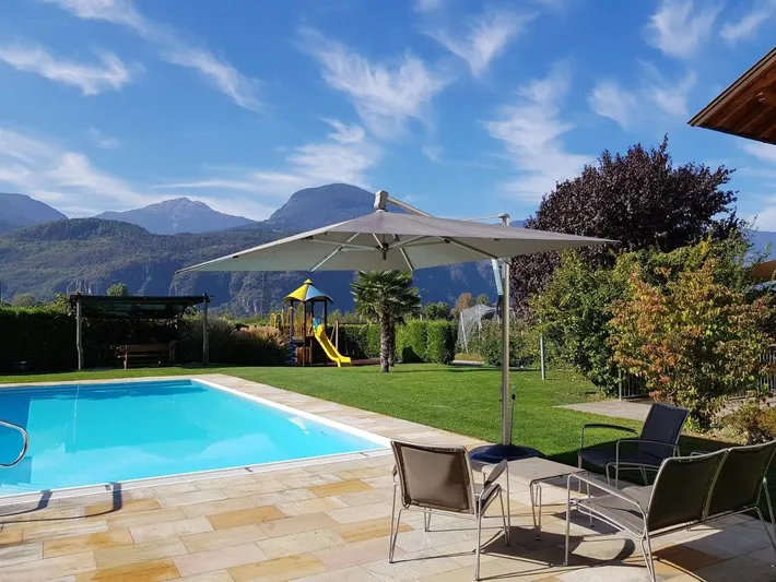 Alloggio in famiglia per 2 persone, con giardino e piscina nonché panorama - 1