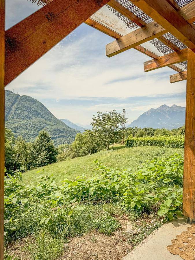Location de vacances pour 4 personnes, avec vue ainsi que terrasse et jardin à Albertville - 4