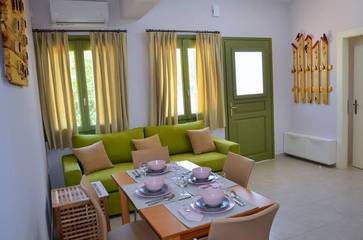 Gîte pour 6 personnes, avec jardin et vue dans Leonidion
