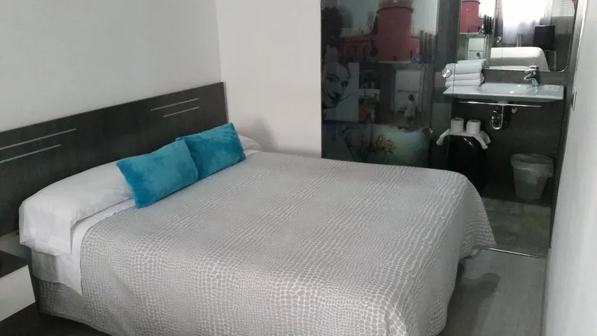 Hotel para 3 personas - 1