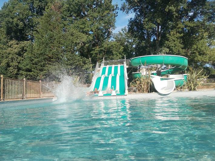 Casa rodante para 4 personas, con piscina para niños en Lot