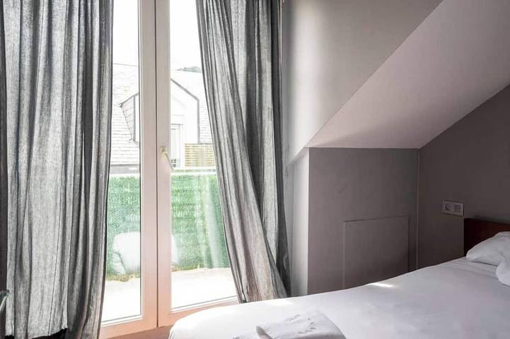 Ganze Wohnung, Chalet adosado con piscina terraza y garaje in Castro Urdiales (Kantabrien), Castro-Urdiales