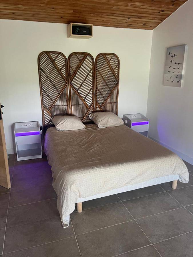 Location de vacances pour 2 personnes, avec terrasse et jardin à Ambarès-et-Lagrave - 2