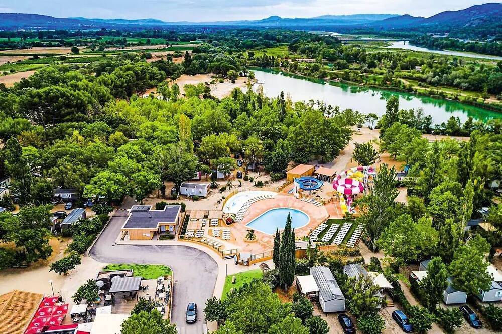 Campsite Le Val de Durance **** - Mobil-home Classic 3 rooms 4 people air conditioned in Cadenet, Parc naturel régional du Luberon