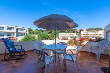 Gîte pour 3 personnes, avec terrasse à Lumio