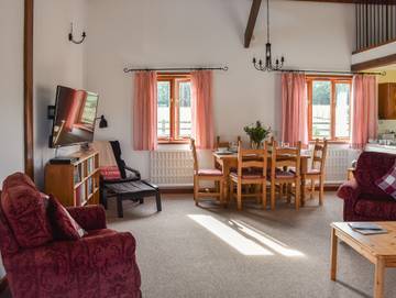 Log Cabin for 5 People in Essex, East of England, Photo 3