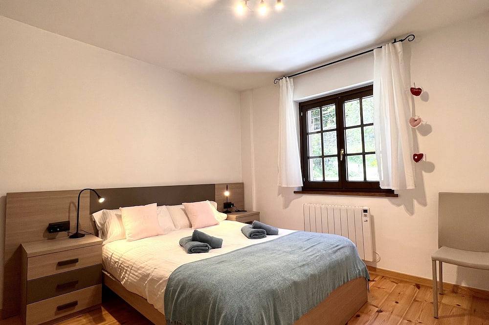 Entire apartment, Apartament Les Tres Valls in Llavorsí, Catalan Pyrenees