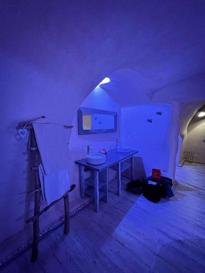Double Room with Private Bathroom in Saint-Montan, Privas (arrondissement)