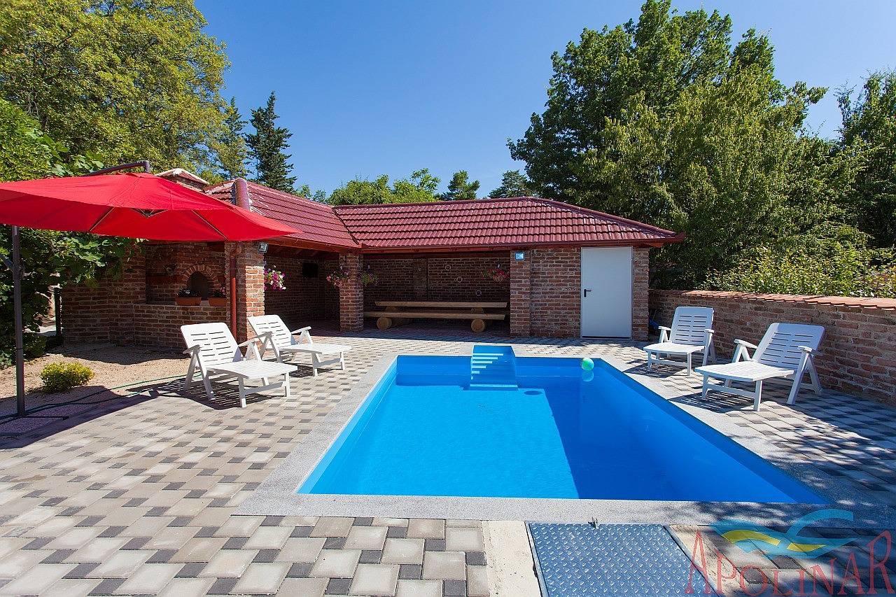 Apartament z basenem dla dwóch osób in Milcetici, Krk