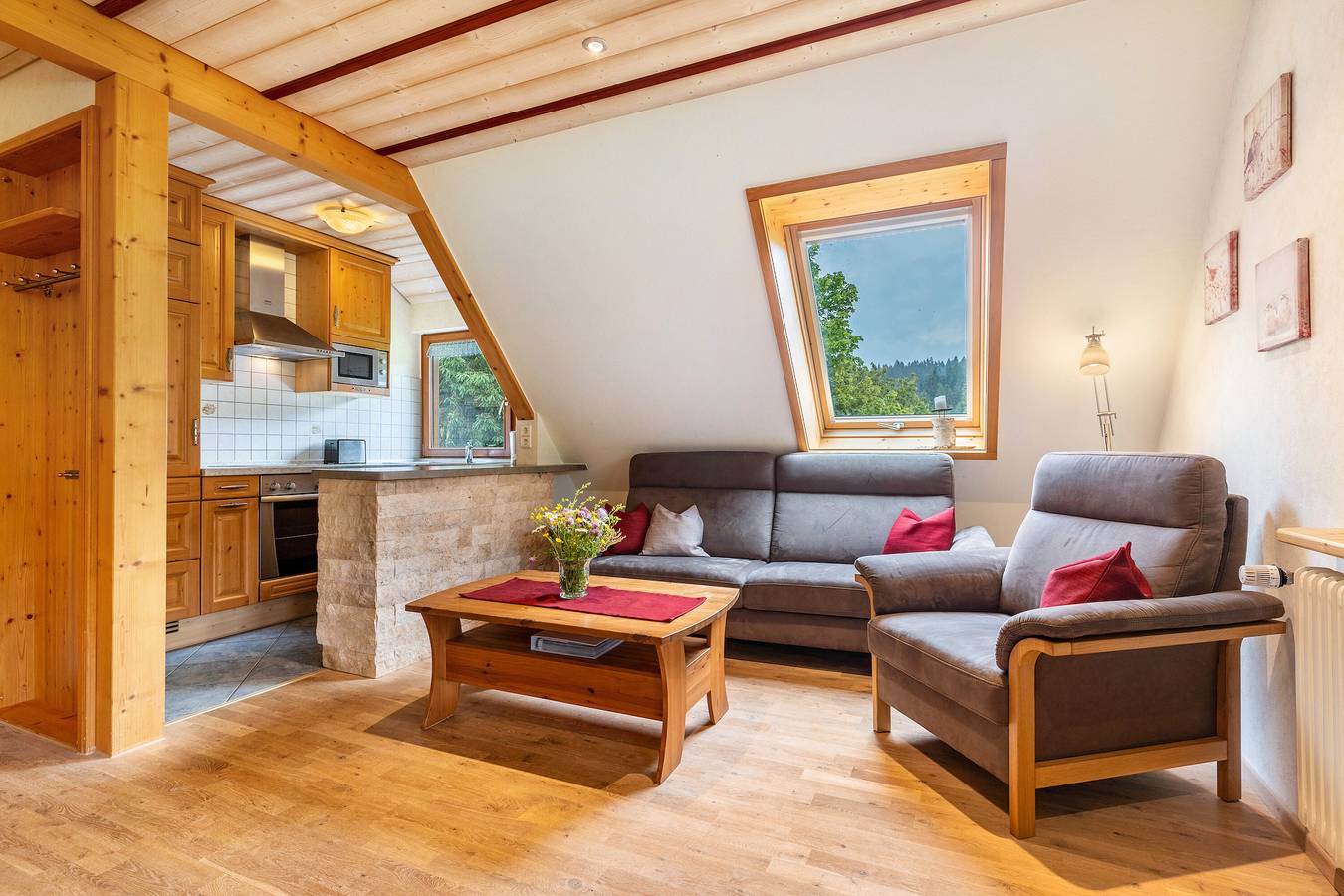 Ganze Wohnung, Apartment 'Vogelnest' mit Bergblick, Gemeinschaftspool und Wlan in Wolfach, Mittlerer Schwarzwald