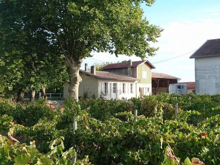 Location de vacances pour 8 personnes, avec Terrasse ainsi que Jardin et Vue à Ludon-Médoc