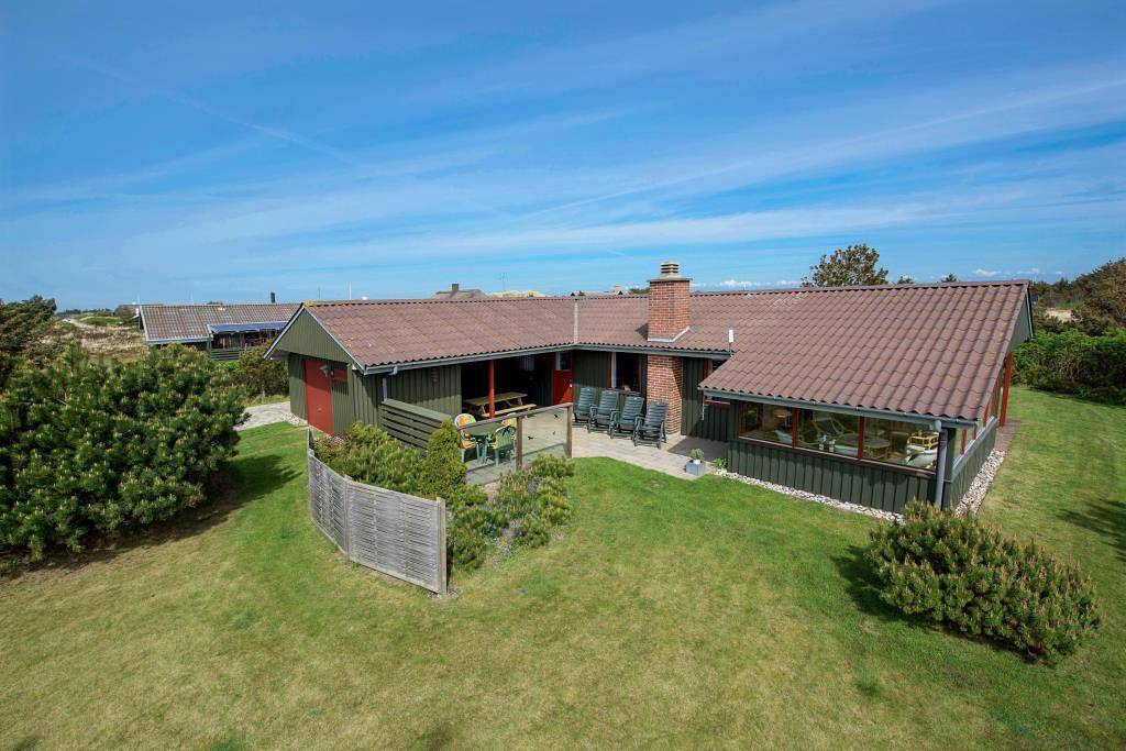 Beach-close holiday home for 6 people and one dog in Nørre Lyngvig, Hvide Sande