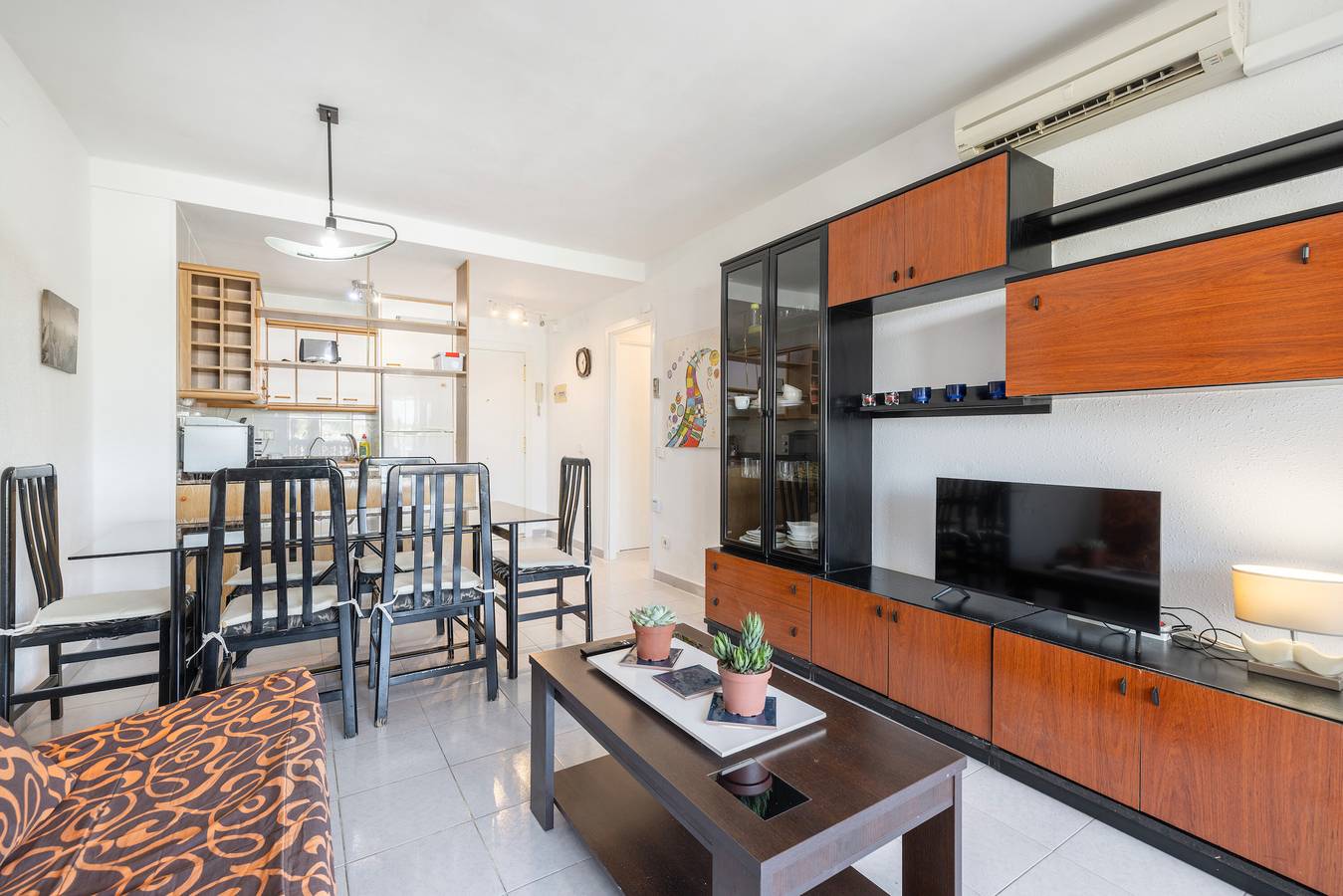 Apartamento inteiro, Apartamento 'Stella Rose' com Piscina Partilhada, Terraço Privado e Ar Condicionado in Salou, Costa Dorada