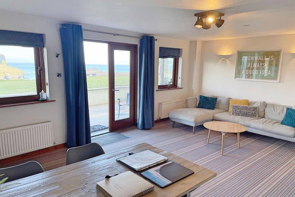 Entire apartment, White Lodge - Coast Hideaways in Mawgan Porth, Cornwall