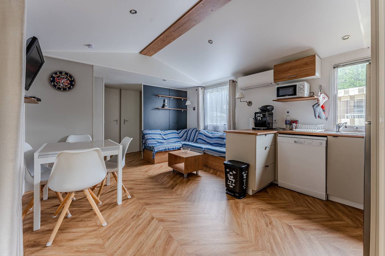 Mobile Home Camping La reserve "3 Chambres" avec 2 piscines partagées & terrasses in Gastes, Côte d’Argent