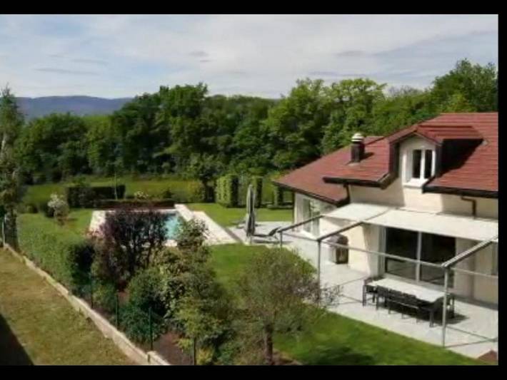 Location de vacances pour 12 personnes, avec jardin et sauna ainsi que jacuzzi et piscine à Messery - 4