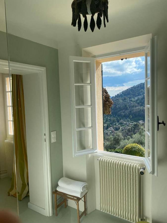 Chambre d’hôte pour 2 personnes, avec piscine et jardin ainsi que vue et terrasse à Grasse - 4