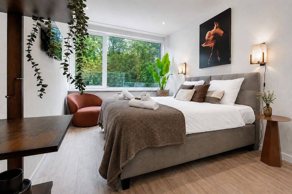 Ganze Wohnung, Praktische und preiswerte Unterkunft nahe der Universität Tilburg, ideal für Studierende, Alleinreisende oder Kurzaufenthalte. Komfortables Privatzimmer zum Entspannen nach einem Tag in der Stadt. in Tilburg, Nordbrabant