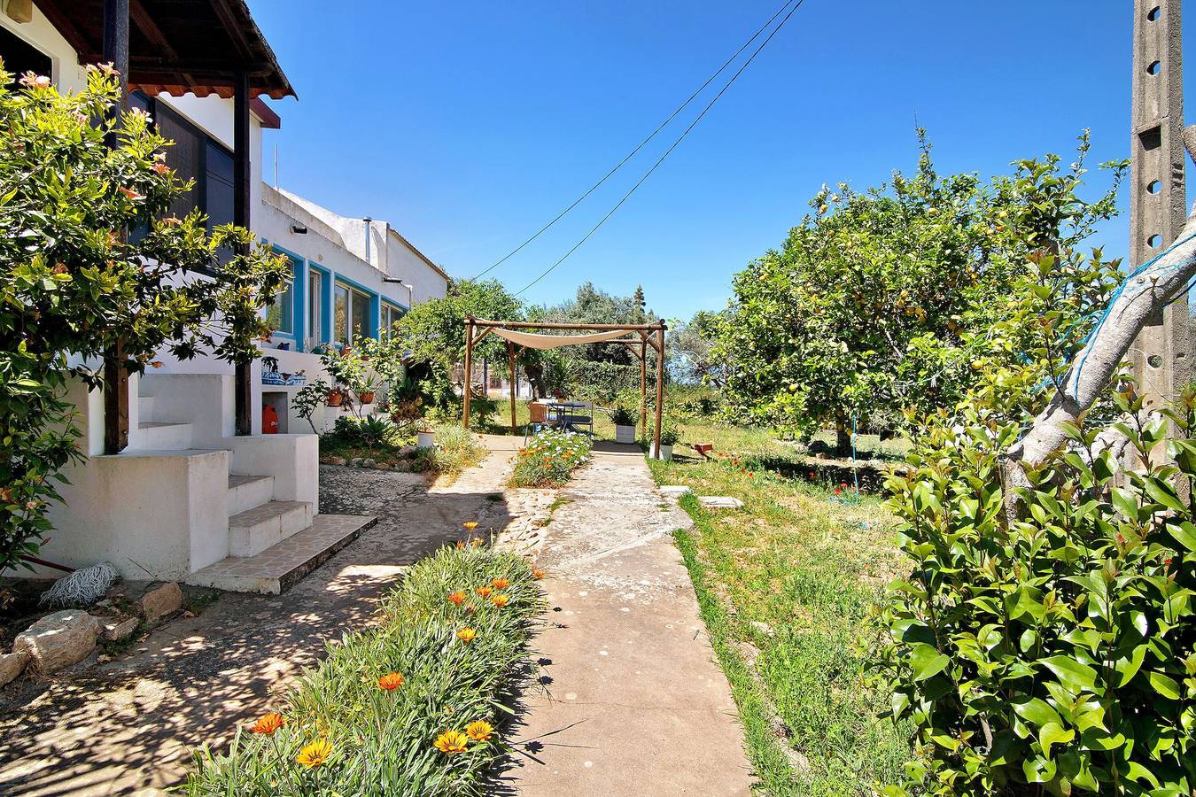 Holiday Home 'Bela Vista Retreat- Jasmin' with Sea View, Wi-Fi and Air Conditioning in Moncarapacho, Parque Natural da Ria Formosa