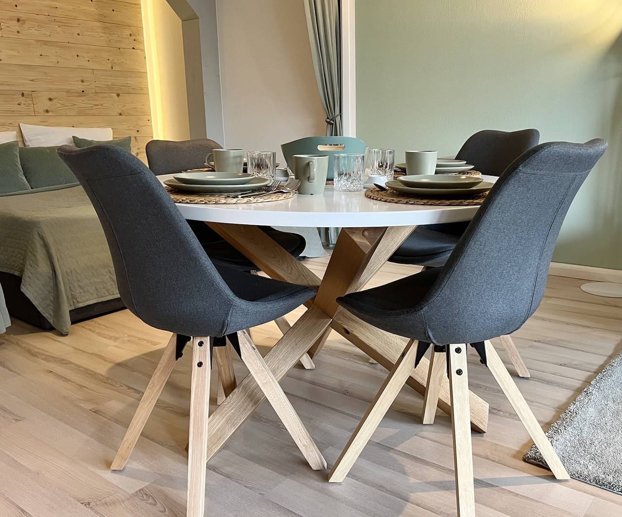 Ganze Ferienwohnung, Apartment Bergliebe - Ferienwohnung 48qm mit Balkon für max. 3 Personen in Siegsdorf, Bayerische Alpen