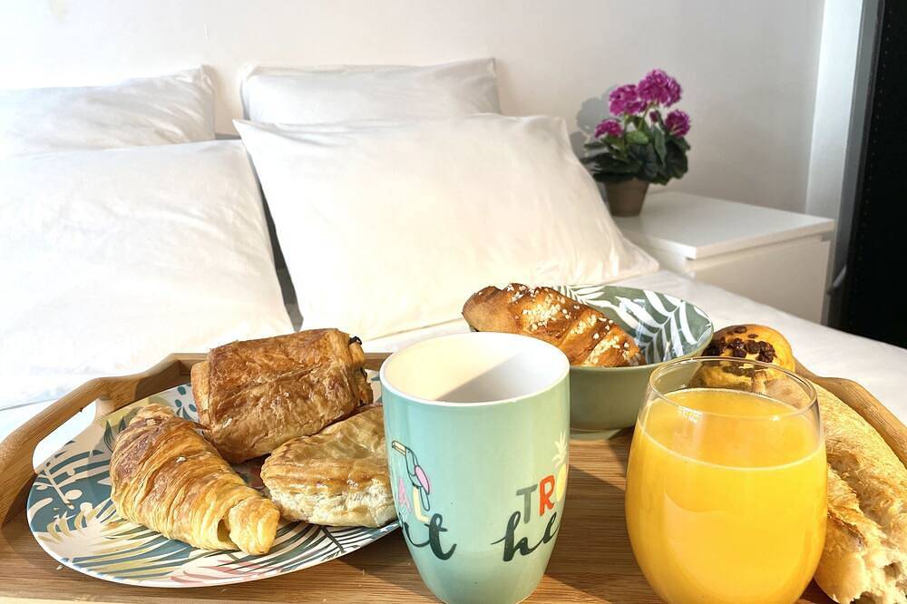 Ganze Wohnung, Oasis in the heart of town in Le Plessis-Robinson, Hauts-de-Seine